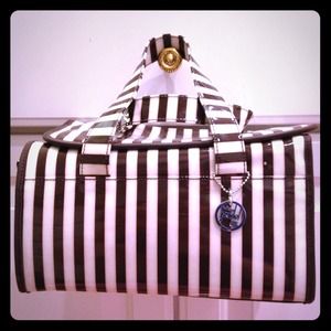 Henri Bendel makeup travel tote!! *reduced*