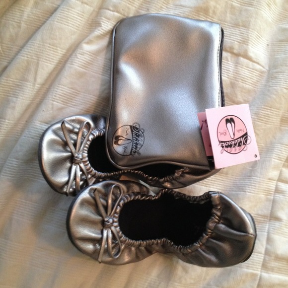 Sidekicks 7/8 Silver ballet purse flats