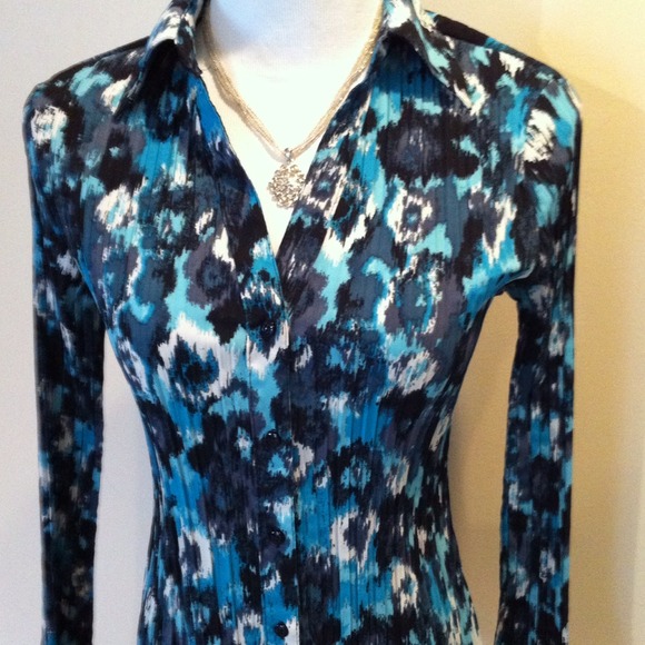 Bundle of two shirts for buch07222