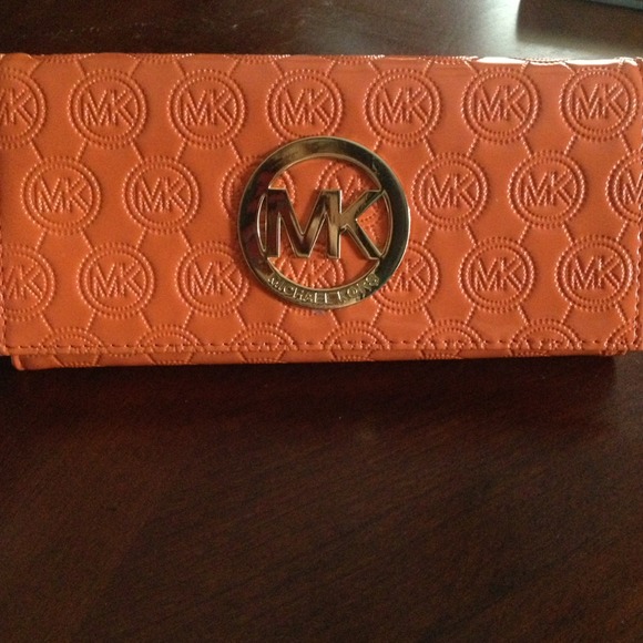 NWT Michael Kors Wallet ❌traded❌