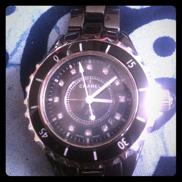 CHANEL, Black & Silver watch authentic !