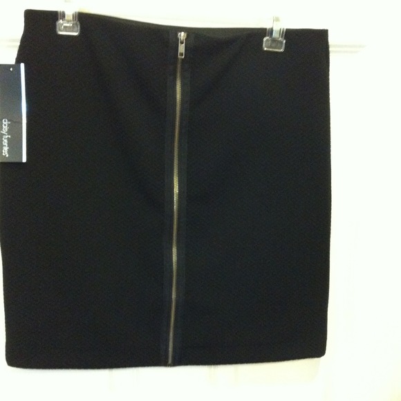 Daisy Fuentes black skirt - Picture 2 of 3