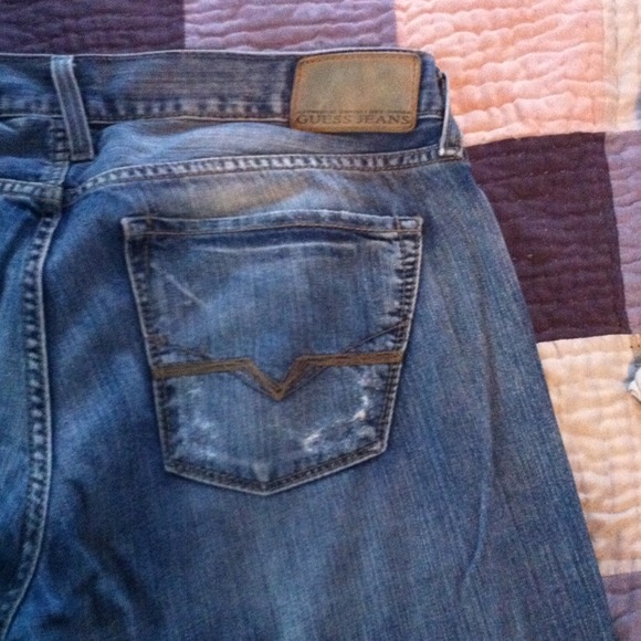 Men's Guess Jeans - Picture 3 of 3