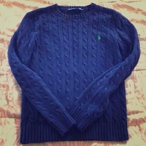 Women's Ralph Lauren cable knit Sweater. Sz medium