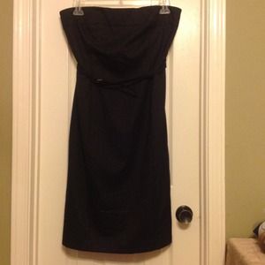 Limited strapless black dress