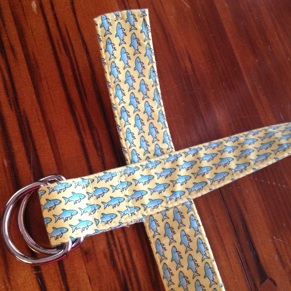 M vineyard vines belt