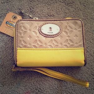 Reserved! Fossil wallet with strap in yellow.