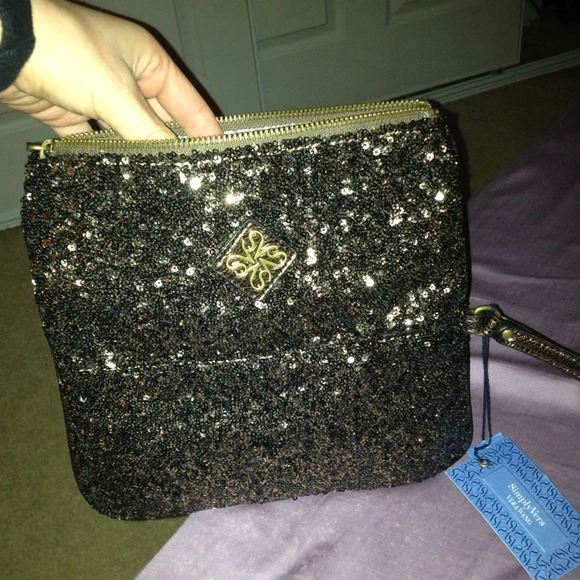 Simply Vera Wang fold over clutch - Picture 2 of 3