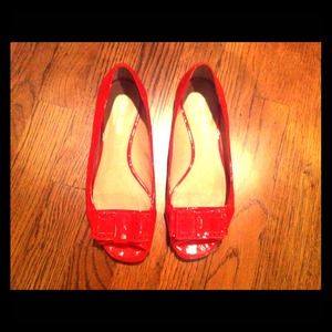 Kate Spade Size 6.5 Red Coral Patent Bow Flats