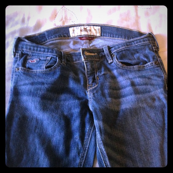 ✔Sold Bundled ✔Hollister Jeans Social Stretch