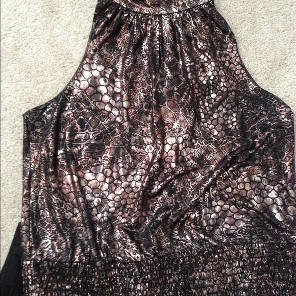 🚫Sold in bundle🚫 NWOT Snake Skin Top