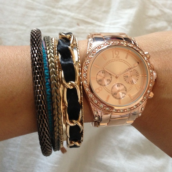 🎉SOLD🎉Gold inspired watch :)
