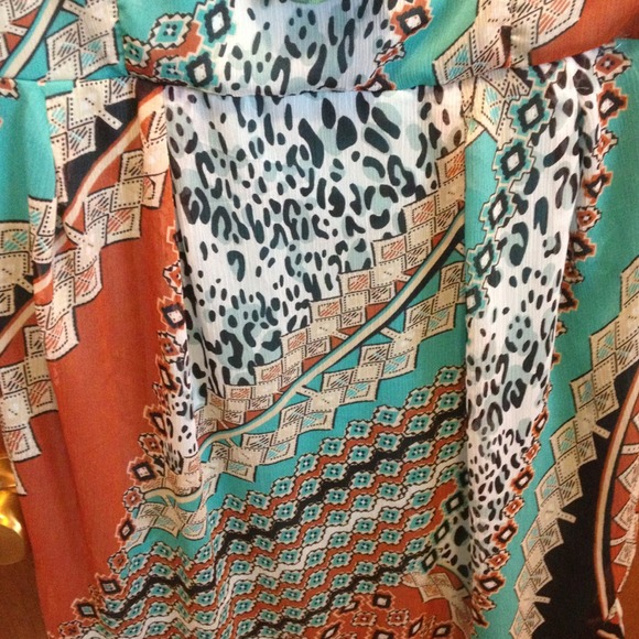 Bisou Bisou dress. - Picture 2 of 4