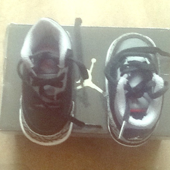 💢SOLD💢Toddler Jordan's size 4