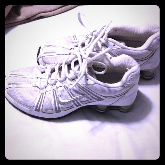White Nike Shox