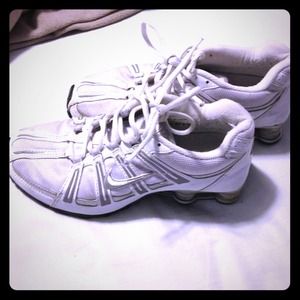 White Nike Shox