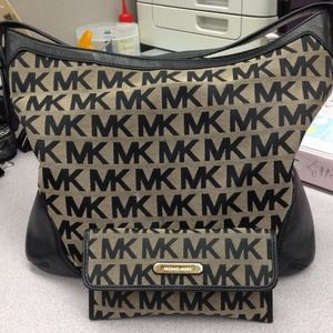 Authentic Michael Kors Purse & Wallet