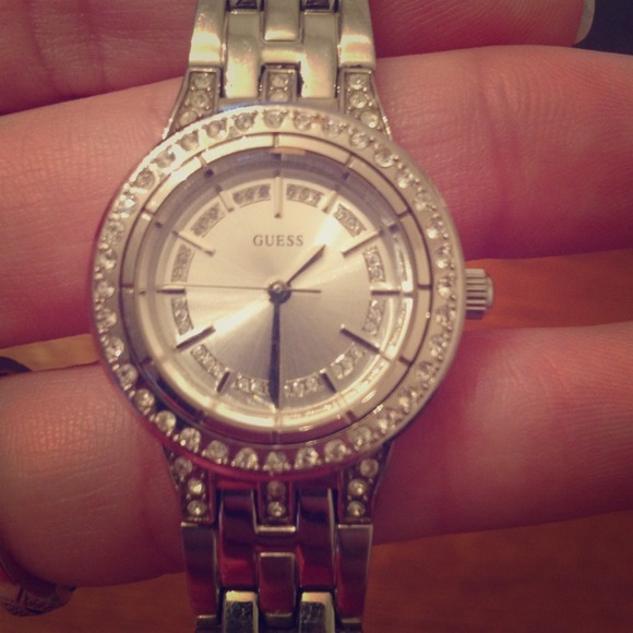 ❌Sold❌Silver Guess watch, no links taken out