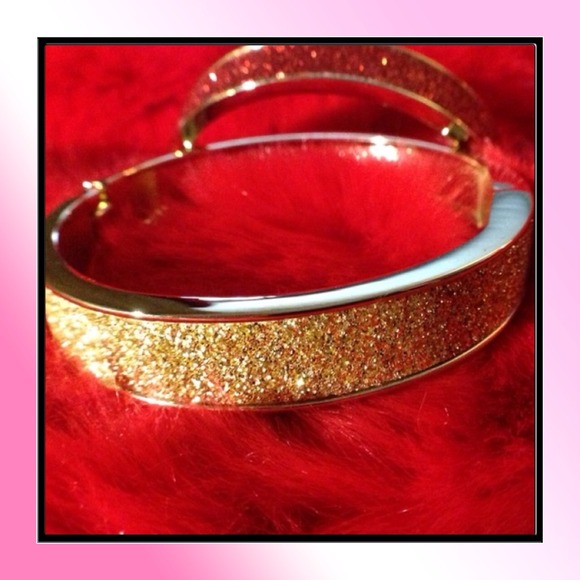 πHost Pickπ πBJ "Lady Luck" Hinged Banglesπ - Picture 3 of 4