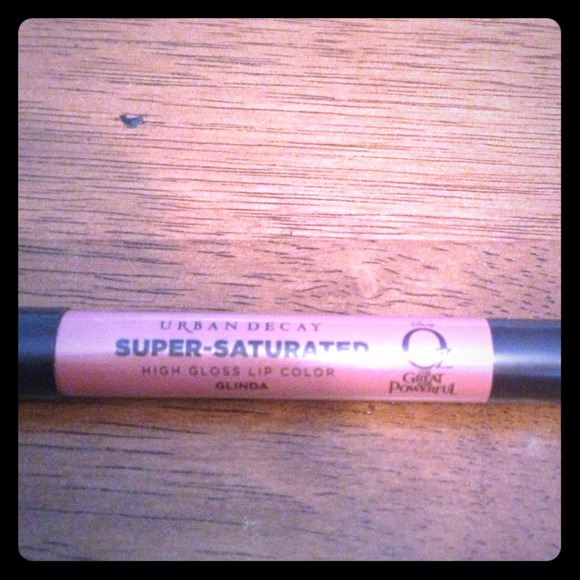 UD super saturated high gloss lip color