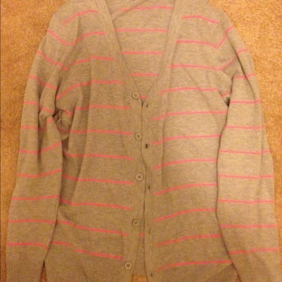 ✋SOLD✋ cardigan