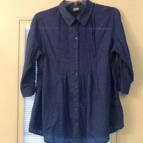 Cornflower blue pin tuck tunic.