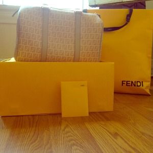 SOLD....😀😀😀😀FENDI speedy😀😀😀SOLD