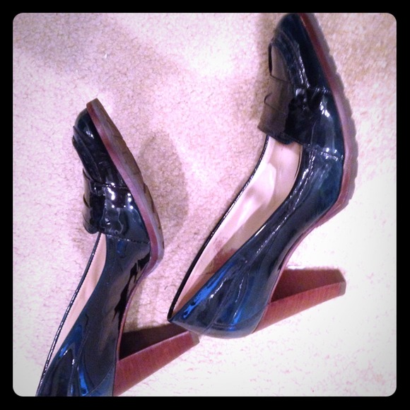 Make offer 🎉Cole Haan Teal pumps with Nike Air🎉