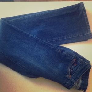 Sarah Jessica Parker (bitten) jeans