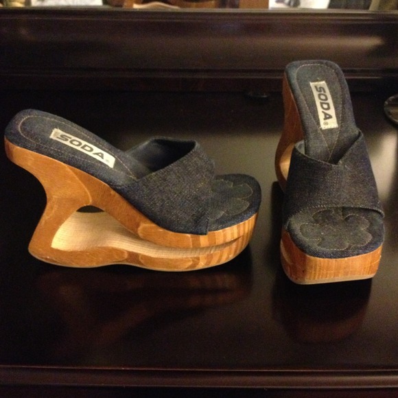 Denim top and wood bottom wedge shoes