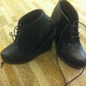 Rag &bone Black leather lace up wedge. Size 6