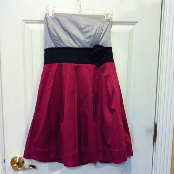 💥💥DONATED💥💥Speechless dress ,