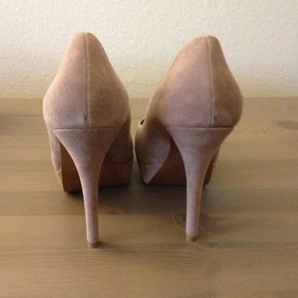 Unworn Steve Madden "Darrina" Pumps - Picture 3 of 4
