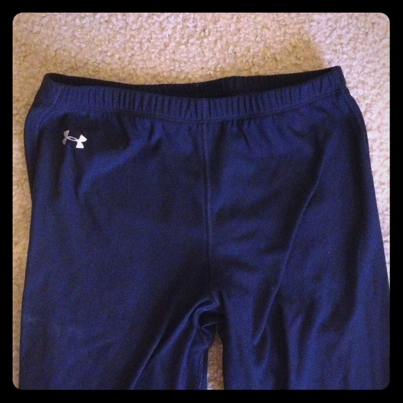 Under Armour running leggings size M *Reserved*
