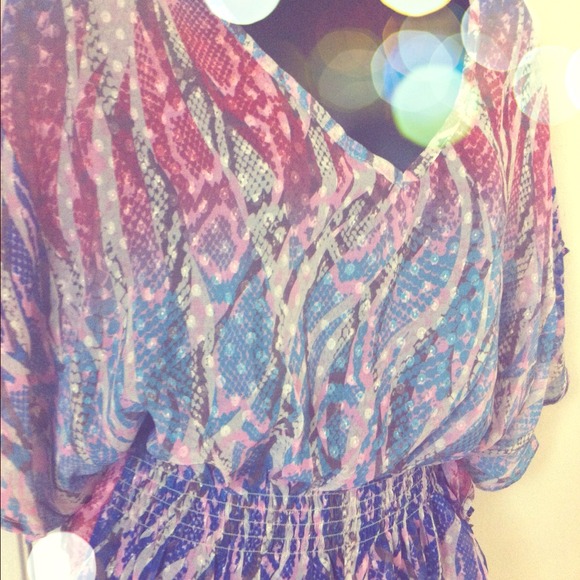 Xhilaration Summery Abstract Print Top