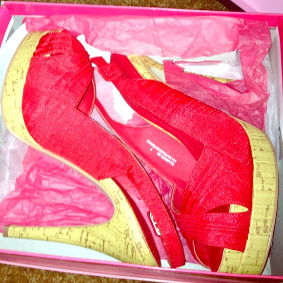 Red Charlotte Russe pumps with cork heel.❤