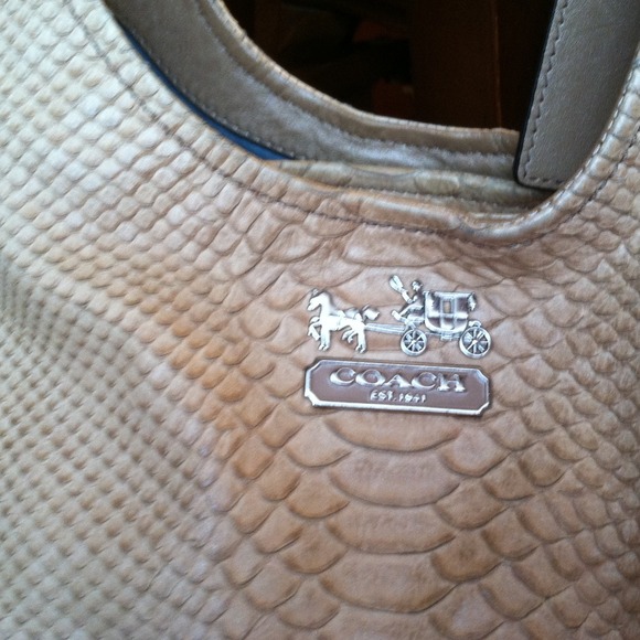 Coach purse - Picture 2 of 3
