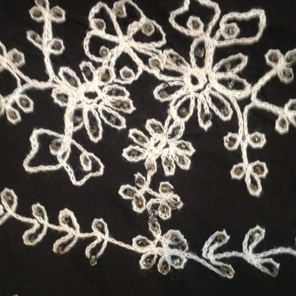 💢Hold💢NWT Flouncy skirt with embroidery - Picture 4 of 4