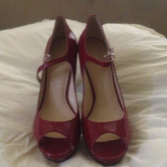 Marc Fisher peep toe pumps