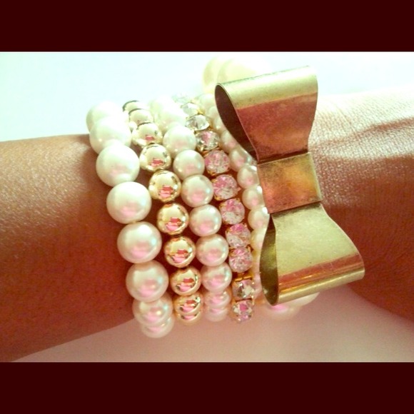 Vintage pearl bracelet set
