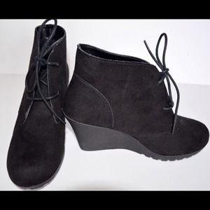MERONA BOOTIES