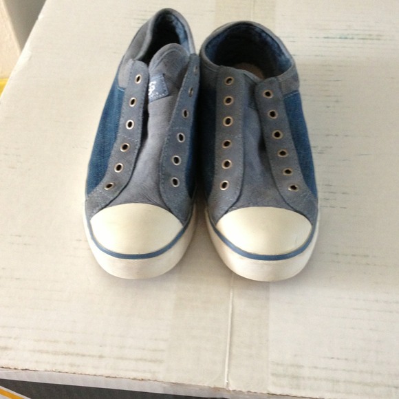 UGG Shoes - authentic Ugg