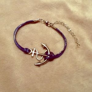 Sweet little anchor bracelet
