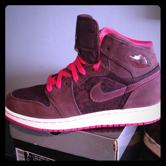 Girls Jordan 1 retro high top