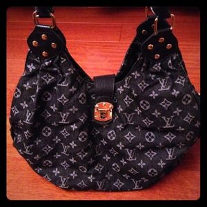 Louis Vuitton purse