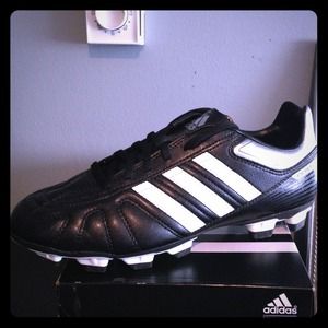 Soccer cleats