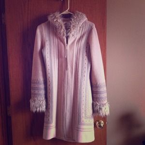 Long hooded sweater/coat with faux fur hood/cuffs