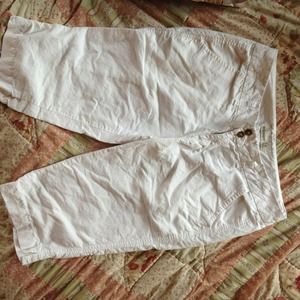 Old navy size 8 white Capri