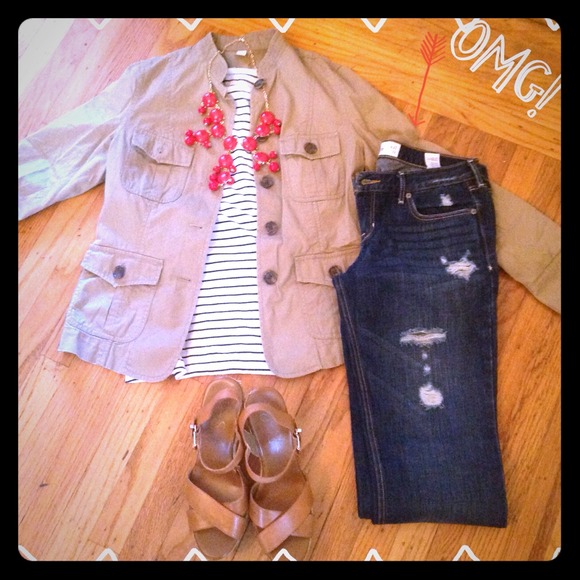 ❌SOLD❌ .  Hollister Distressed Jeans!