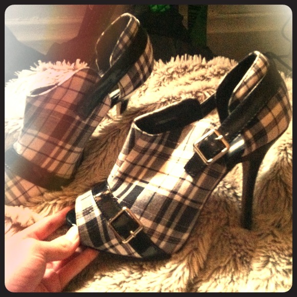 Black, gray and white shoes by Bumper 7 1/2 size